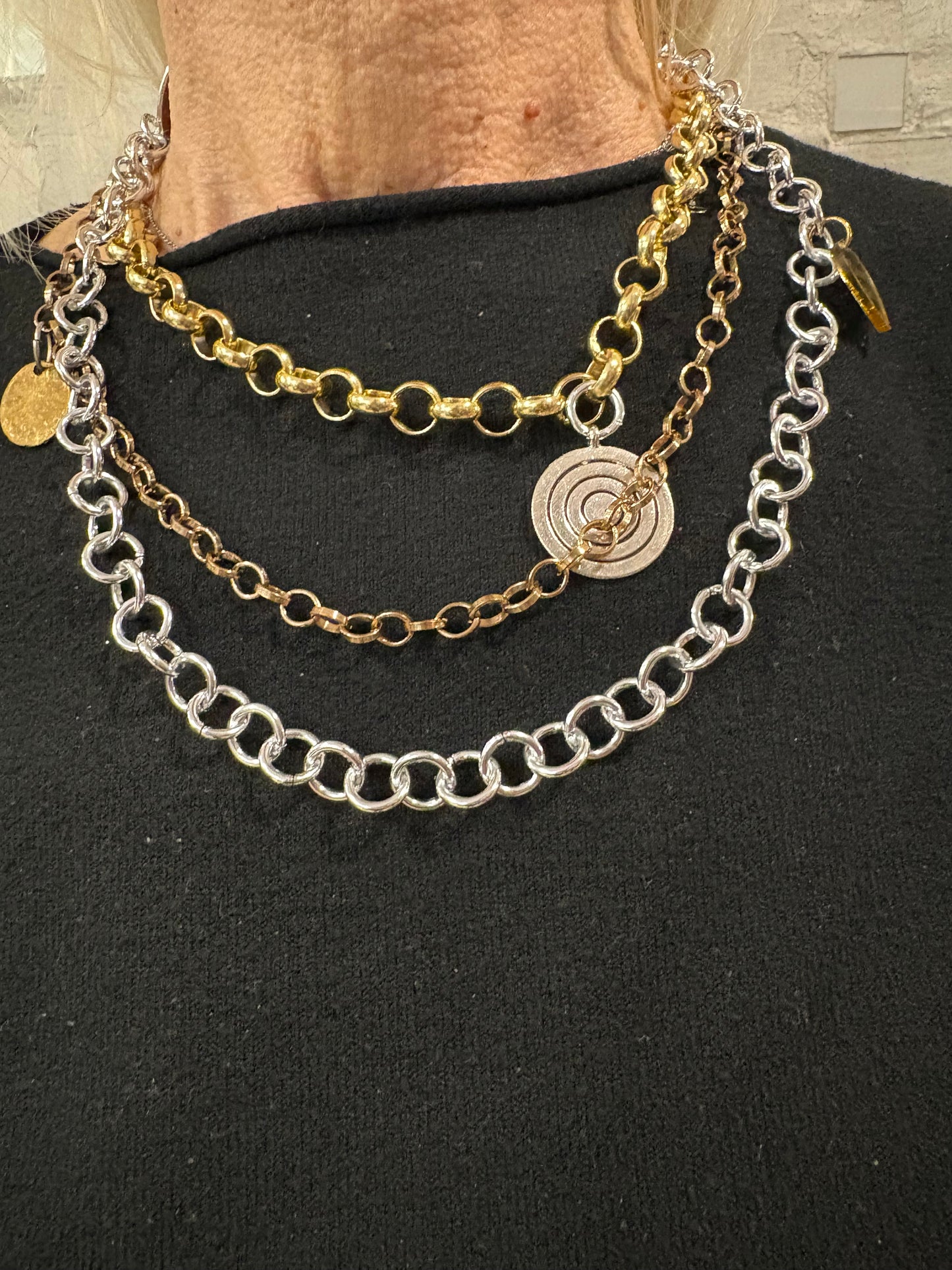 Collana tris