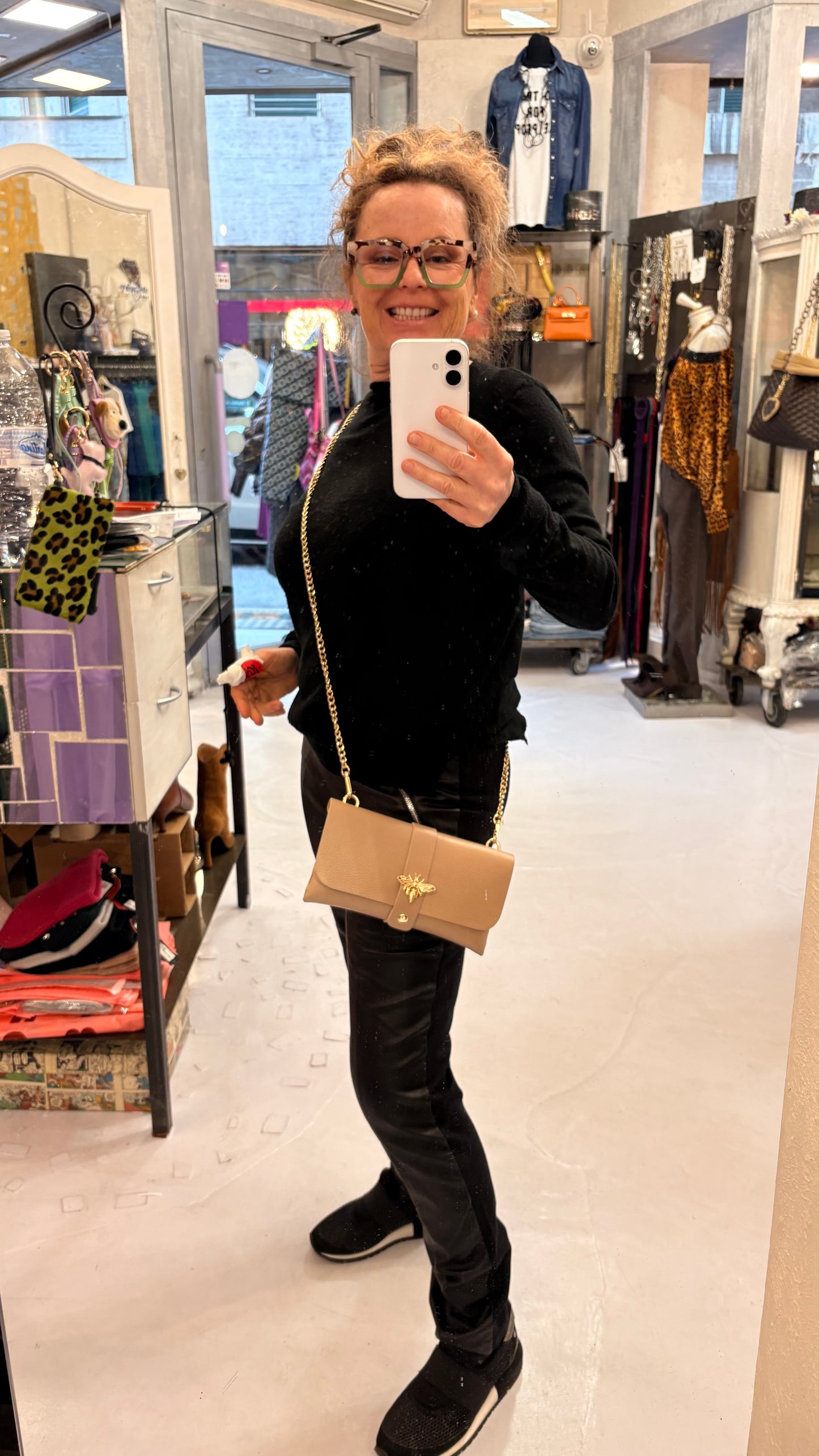 pochette apina pelle