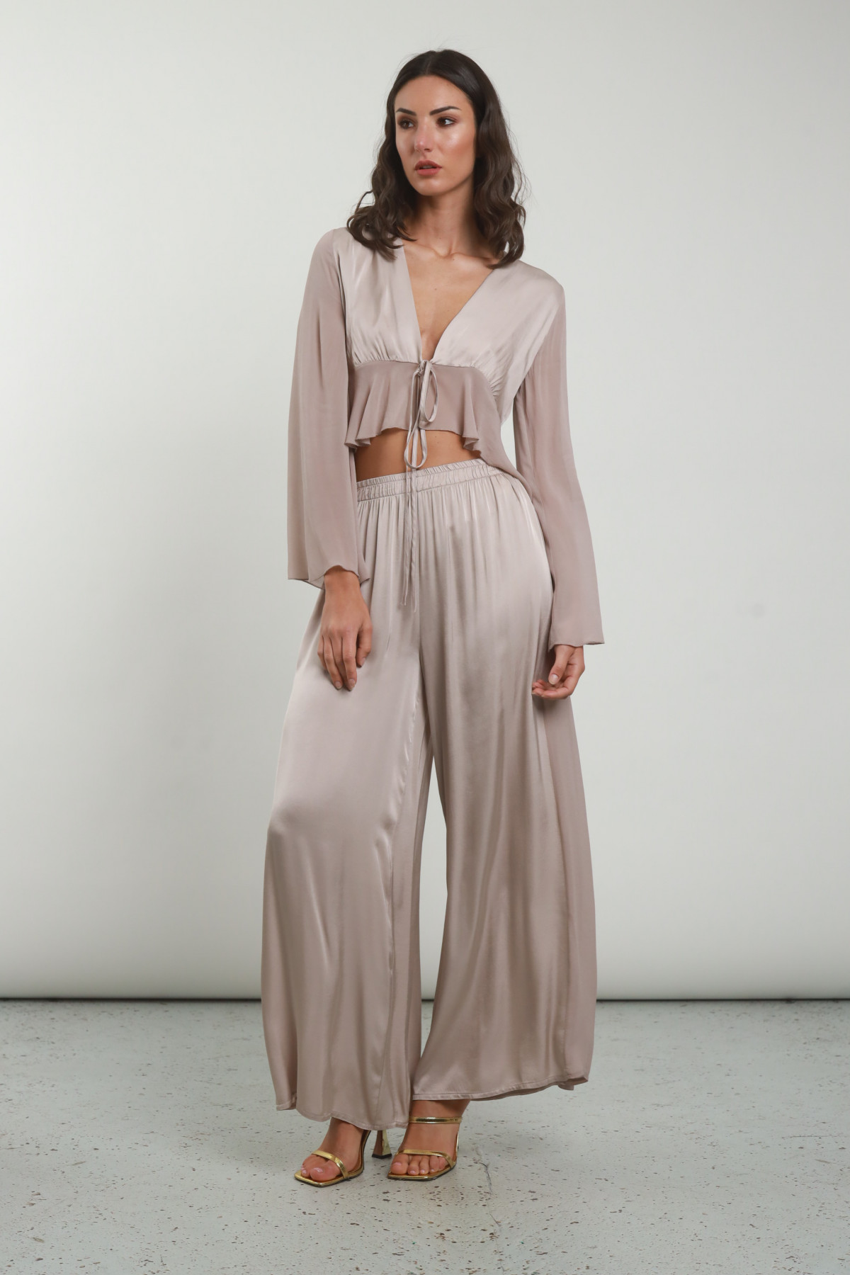 Pantaloni in raso larghi