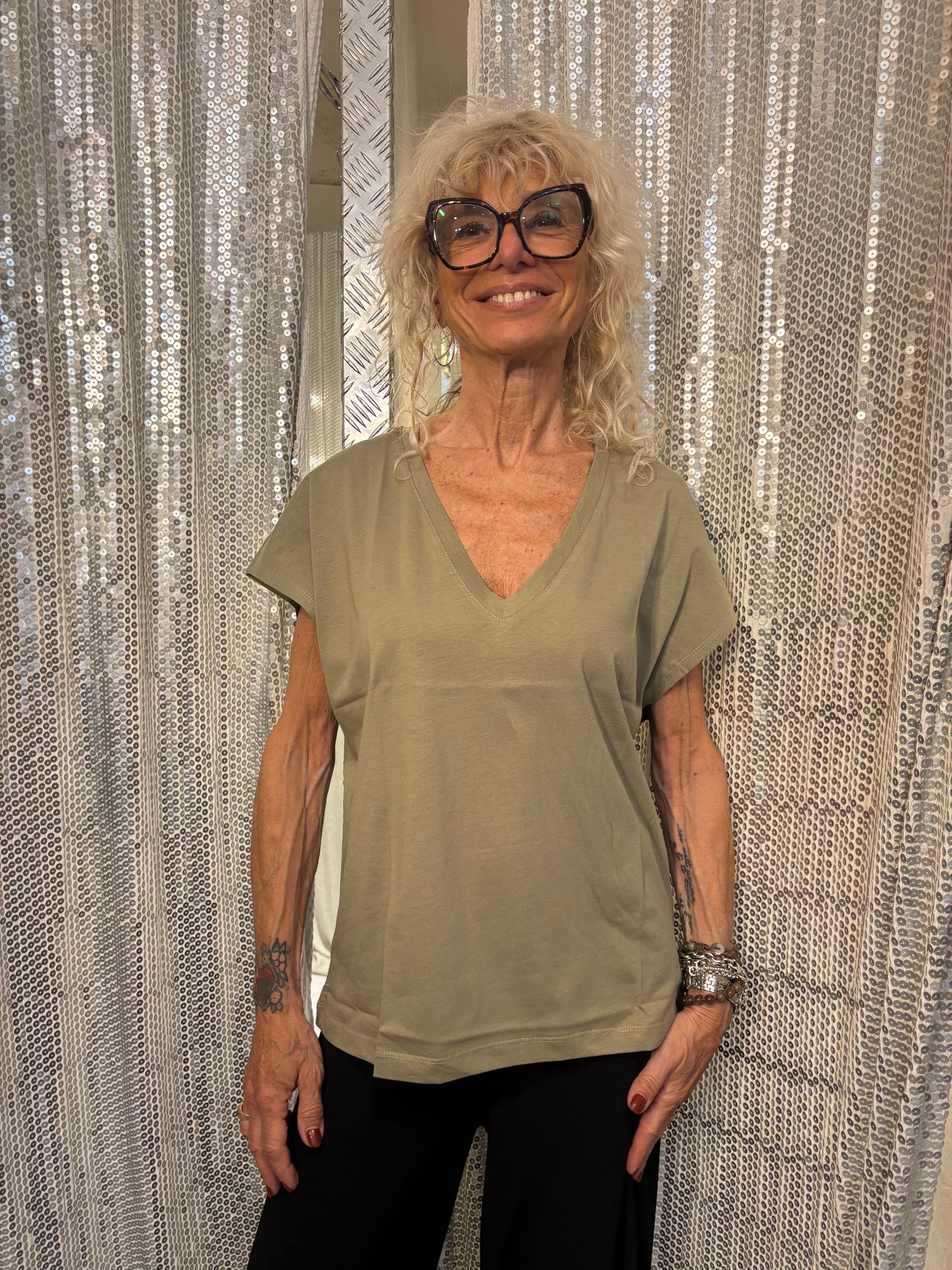 T-shirt, scatolina scollo V Susy Mix