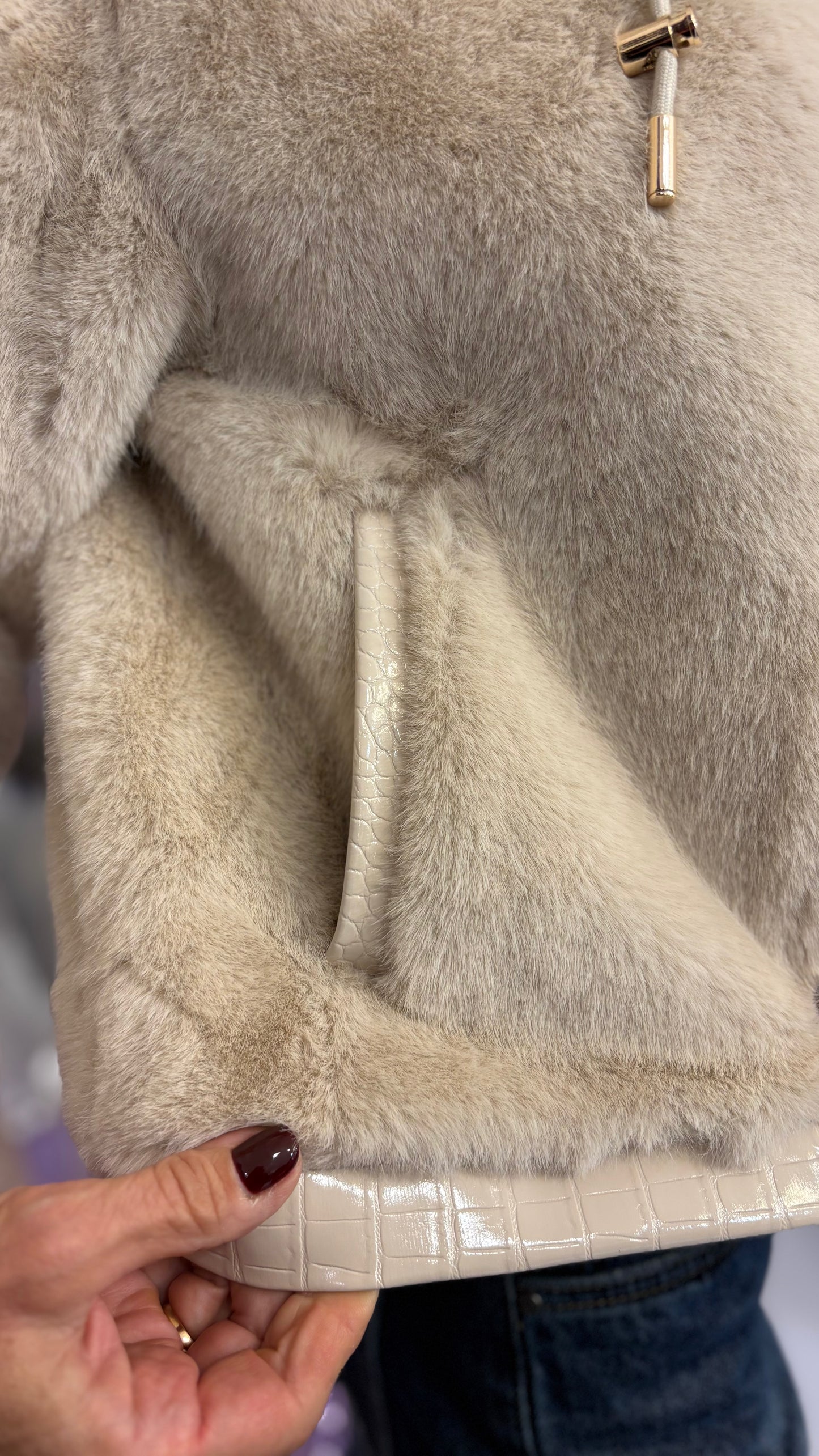 Eco pelliccia cappuccio Ayfee